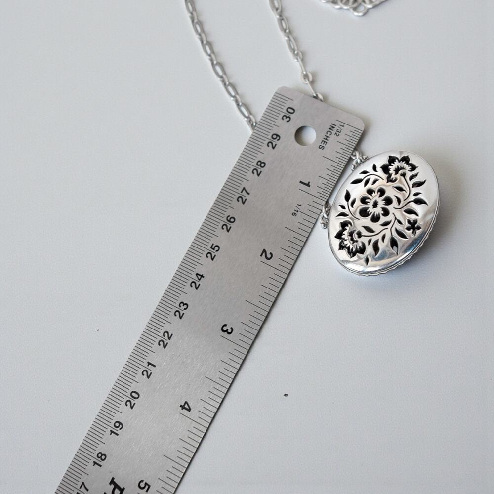 Brighton Cutout Flower Filigree Oval Pendant Necklace Textured Chain Retired - Picture 4 of 8